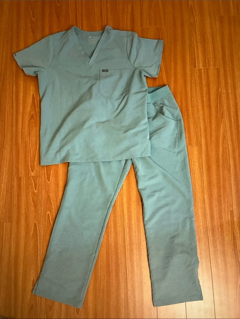 Figs Women's Scrub Set in Sage Green